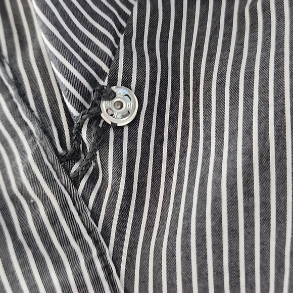 WHBM Sleeveless Gray & White Striped Peplum Poplin Shirt Size 6 - Picture 8 of 8